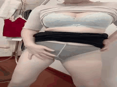 抖音坦克熟女陈圆圆反差淫荡：老实人妻私下骚舞自慰假阳具狂插丰臀