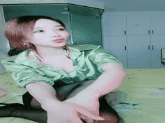 气质美少妇黑丝开档骚话直播：性感高跟鞋69口交骑乘爆操高潮