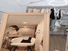 高颜值骨感熟女奇妙耶耶直播自慰喷水，好友助阵插穴揉奶激情裸舞