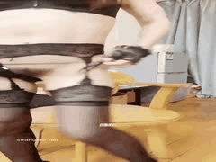 抖音熟女健身教练黑丝高跟自慰诱惑，极品身材韵味十足约炮福利