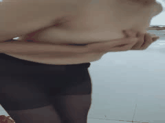 50岁山东熟女嫂子丝袜私拍：风韵犹存花样繁多