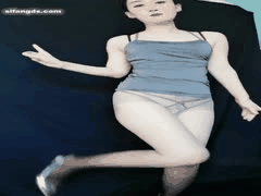 快手网红若兮熟女福利：苗条少妇丝袜骚舞自慰高潮私密视频