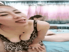 经典熟女主播小M群P直播：多人混战肉体盛宴