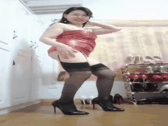 42岁气质熟女丝袜高跟骚舞自慰，大尺度私拍福利最带感_1