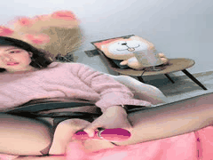 高颜值熟女只杏直播：蜜桃臀粉嫩蝴蝶逼诱人下海秀