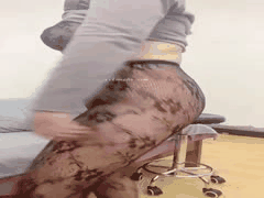 快手熟女玲玲小阿姨球球：大奶少妇丝袜自慰大尺度私拍福利