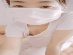 巨乳离异少妇直播首秀！大奶晃荡眼花缭乱，近距离骚穴特写超诱惑