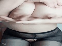 45岁兰姨高跟黑丝骚话自慰：舌尖灵活挑逗，淫水泛滥开档秀