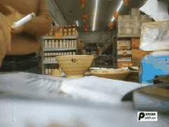 药店老板娘偷情续集：饭后后室激情再战