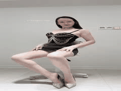 眼镜骚熟女丝袜热舞黄瓜自慰高潮喷尿 抖音私拍大奶福利