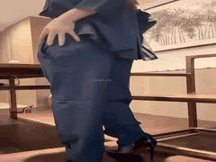 抖音13万粉丝熟女博主小Echo丝袜包臀诱惑，自慰玩具玩转弹性美臀欲火焚身