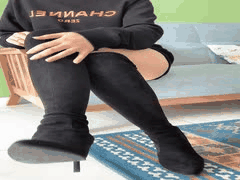 丝袜熟女御姐自慰诱惑：假阳具玩弄骚穴，销魂呻吟高潮迭起