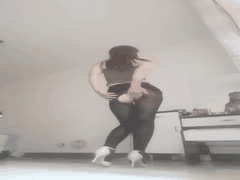 快手熟女大漂亮：丝袜诱惑大尺度自慰私拍，直播老女人真有味道！