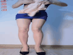 娟娟熟女广场舞福利：绅士视角淫语调教+丝袜裸舞极品丰满身材