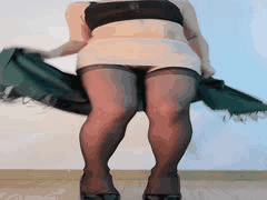 娟娟熟女广场舞诱惑：绅士视角淫语调教，极品丰满肥臀丝袜裸舞私拍福利