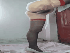 极品农村留守少妇自慰合集：神秘黑森林诱惑丝袜骚舞