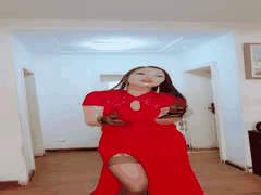 巨乳熟女王广场舞骚舞诱惑_情趣内衣网袜道具自慰私拍福利