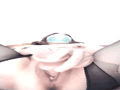 离婚熟女抖音自慰狂欢：巨乳洗澡道具淫语诱惑