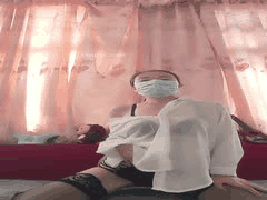 金儿付费定制：风骚大奶苗条熟女脸穴同框自慰，口罩下饥渴眼神欠操诱惑