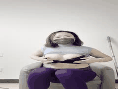 敏魅姨快手熟女私拍：微胖人妻短发诱惑骚舞，性感美鲍鱼让人欲罢不能