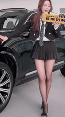 直播卖车现场美女主播闪现各种车型推荐_40