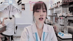 大学生实验室双视角直播_上面假装实验下面疯狂自慰_禁忌新鲜玩法超刺激