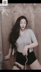 激情换装与舞蹈表演的红女平台野性熟女魅力_2