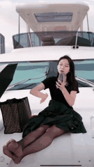 直播卖车现场美女主播闪现各种车型推荐_2