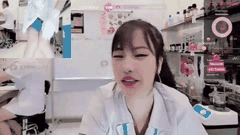 大学生实验室双视角直播_上面认真实验下面疯狂自慰_禁忌刺激超新鲜