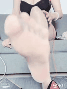 高雅Sama丝足美腿诱惑足交舔脚狂野淫语调教让你欲仙欲死