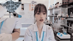 实验室双视角直播_大学生上桌实验下体狂撸_刺激自慰新鲜玩法太撩人