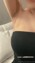 小笼女展现完美身材与迷人声音的魅力