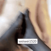 超极品丝足姬薇薇姐的线下足交技术与美腿展示双女多姿势互动_7