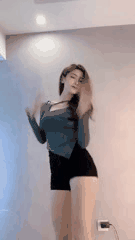 活力四射的顶级美女在快手展现动感舞姿_2