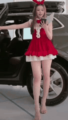 直播卖车现场美女主播闪现各种车型推荐_43