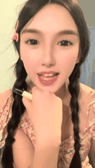 顶级女神小妲己挑战极限啤酒瓶插穴展现惊人颜值与勇气_3