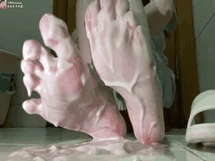 月野彩紫足控诱惑_裸足高跟足交定制视频_1