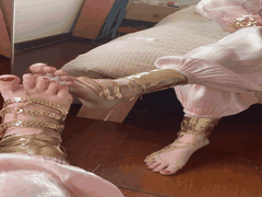 月野彩紫足控诱惑_裸足高跟足交定制视频_5