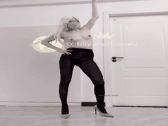 网红冰冰裸舞热辣表演_VIP短视频群独家福利