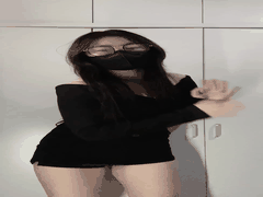 推特新晋反差裸舞福利姬_眼镜变装身材婴儿肥_舞姿撩人