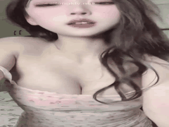 抖音_02uiii直播骚舞剪辑_学生萝莉潮吹群交高能时刻