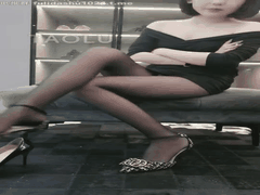 汐雯套路直播_辱骂红绿灯丝足高跟鞋诱惑全集