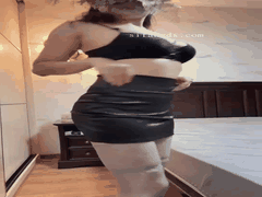 抖音网红馨月姐姐无内丝袜自摸诱惑私密秀