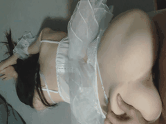 淫淇淇长腿蜂腰蜜桃臀诱惑_足交情趣各种啪啪全记录