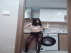 B站舞蹈UP主定制露脸裸舞 火辣身姿尽显诱惑