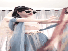 舞蹈系大胖妹一字马柔韧炸裂_反差大学生身材惊喜