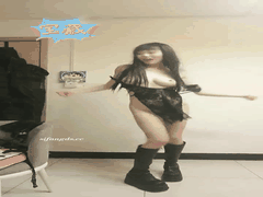 半糖镜宝动感裸舞_专业舞者奔放狂野热辣表演