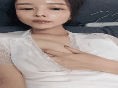 深圳精致少妇林依依直播秀巨乳 渴望被征服的木瓜奶诱惑