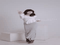 黏黏团子兔6月诱惑新作：夹心饼干涩舞表演