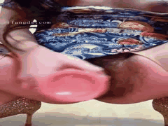 抖音高颜值少妇于掌柜道具自慰骚穴特写，毛多身材苗条超浪福利！